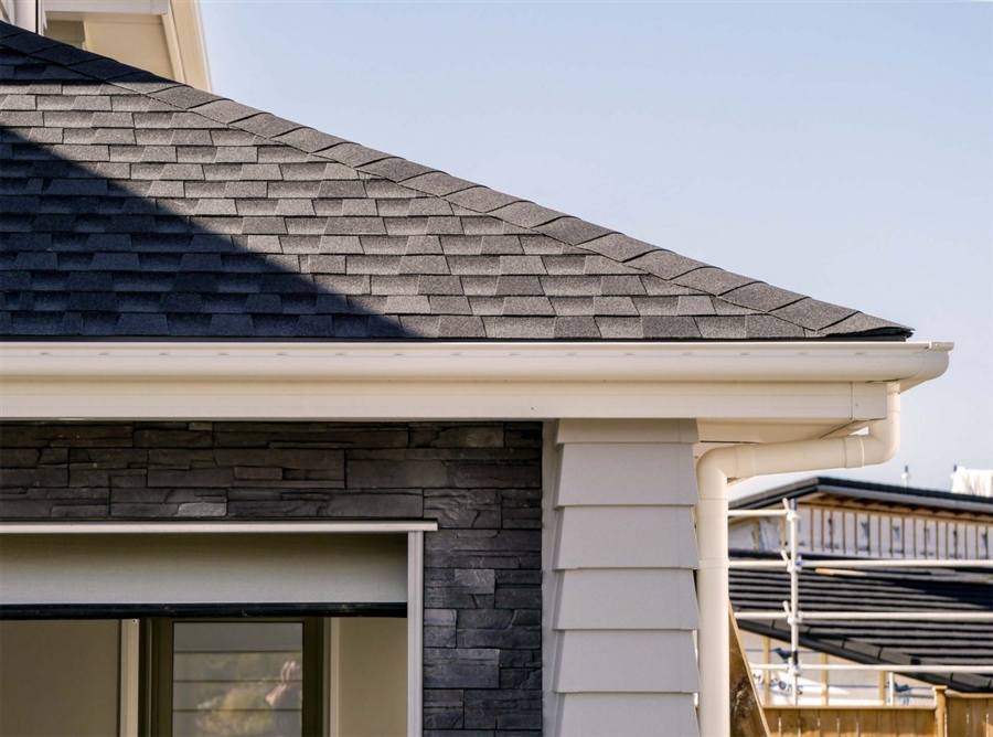 5 Signs Your Roof Needs Attention Before Winter